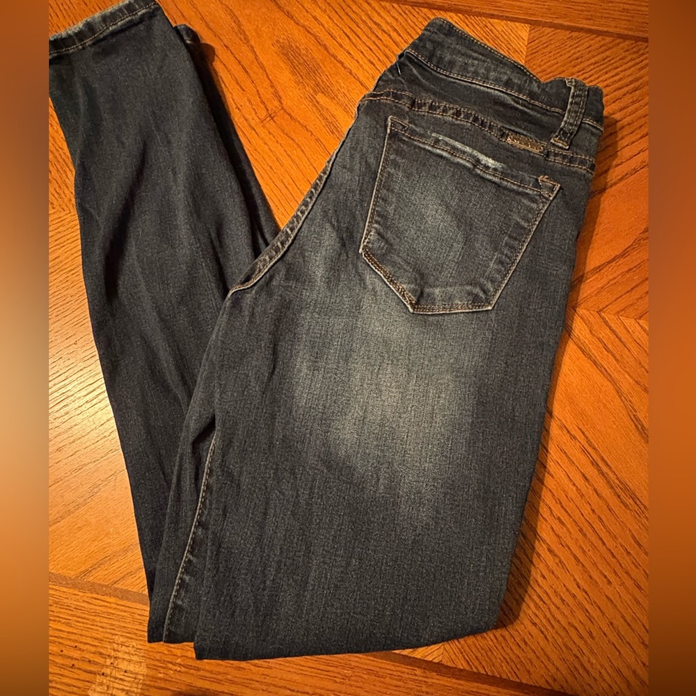 EUC Kancan Skinny Jeans with Stretch Fit size 27